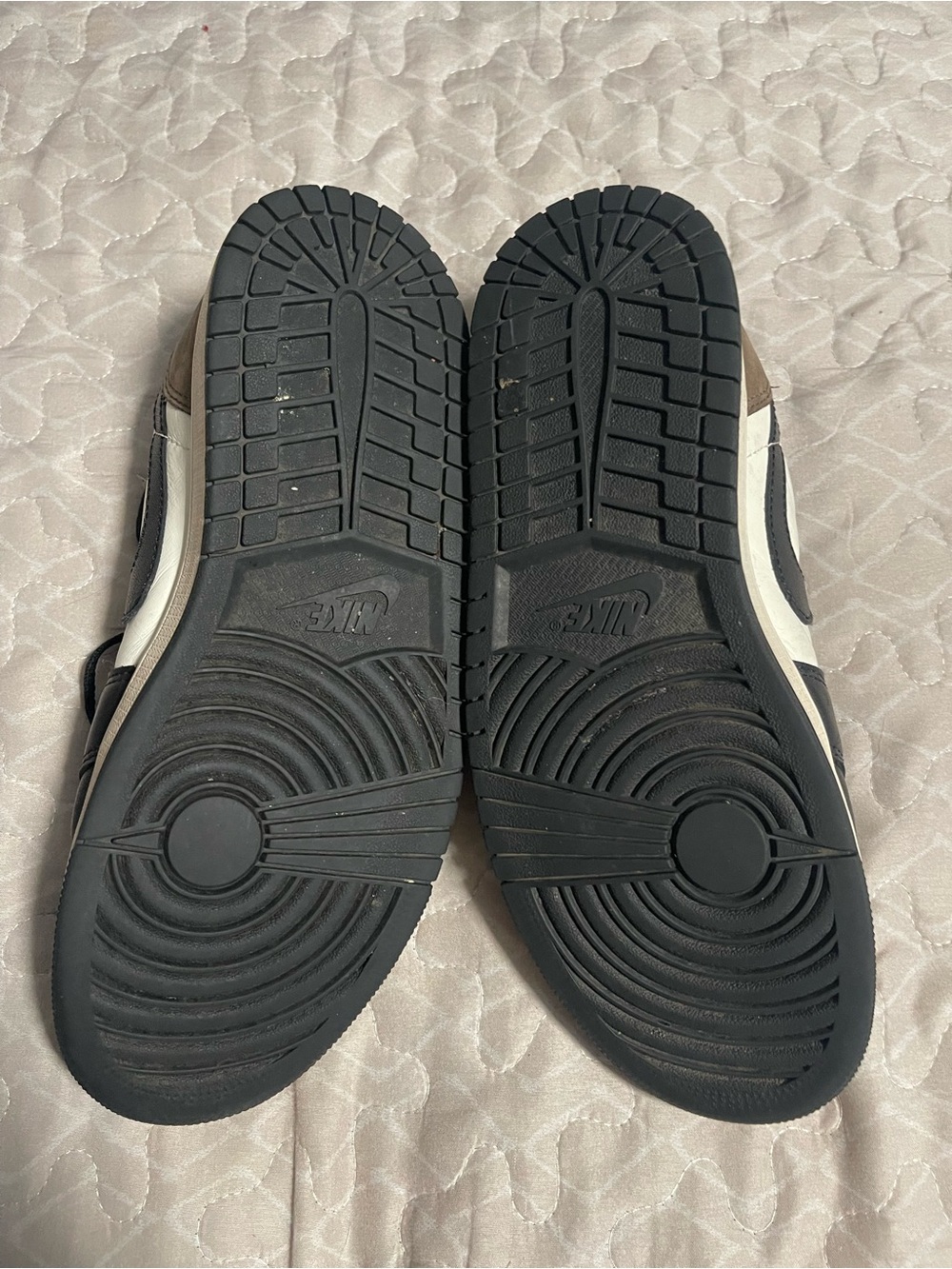 Jordan 1 Low Mocha - Picture 6 of 9